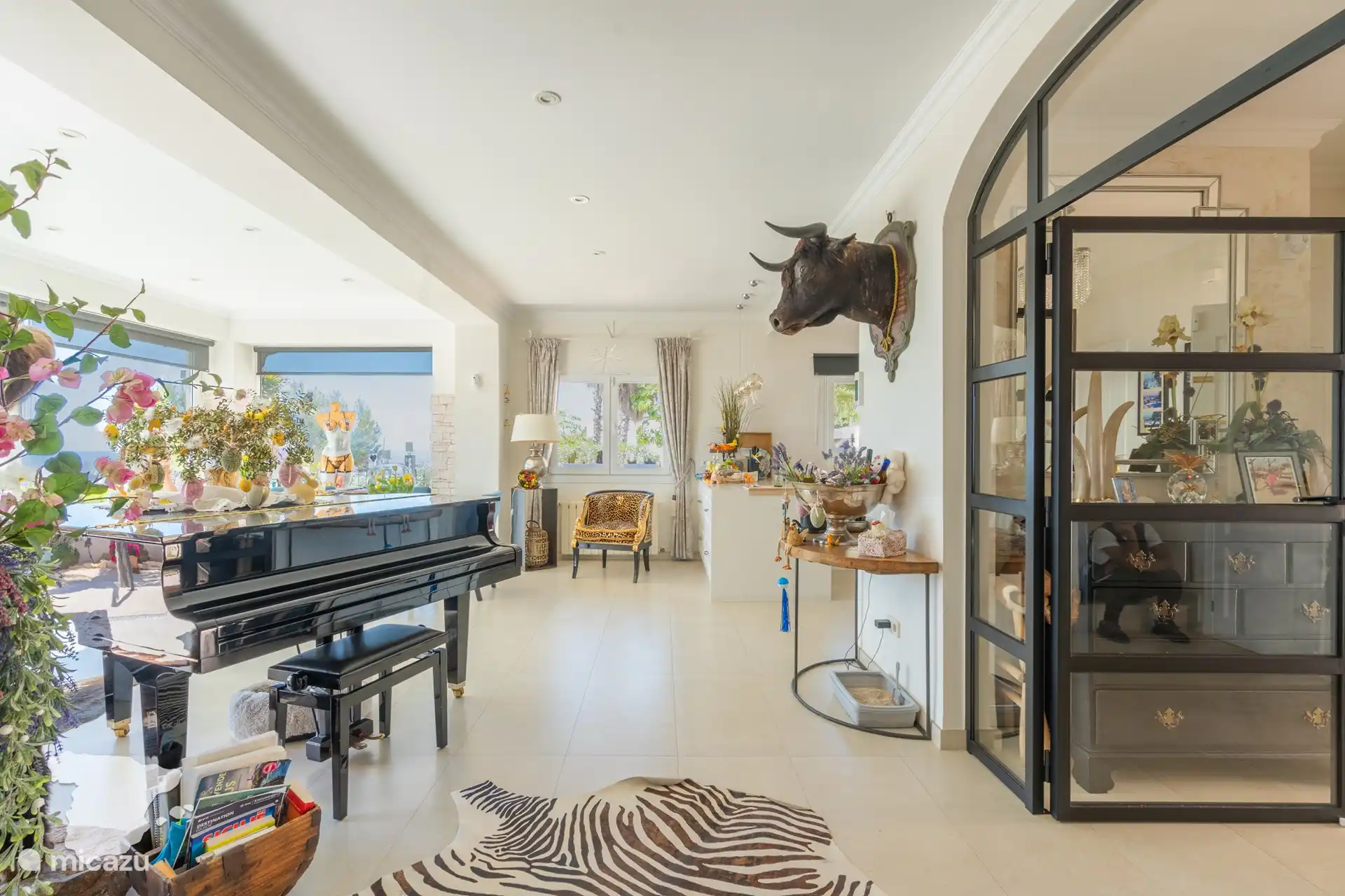 Entrance to living room from hall