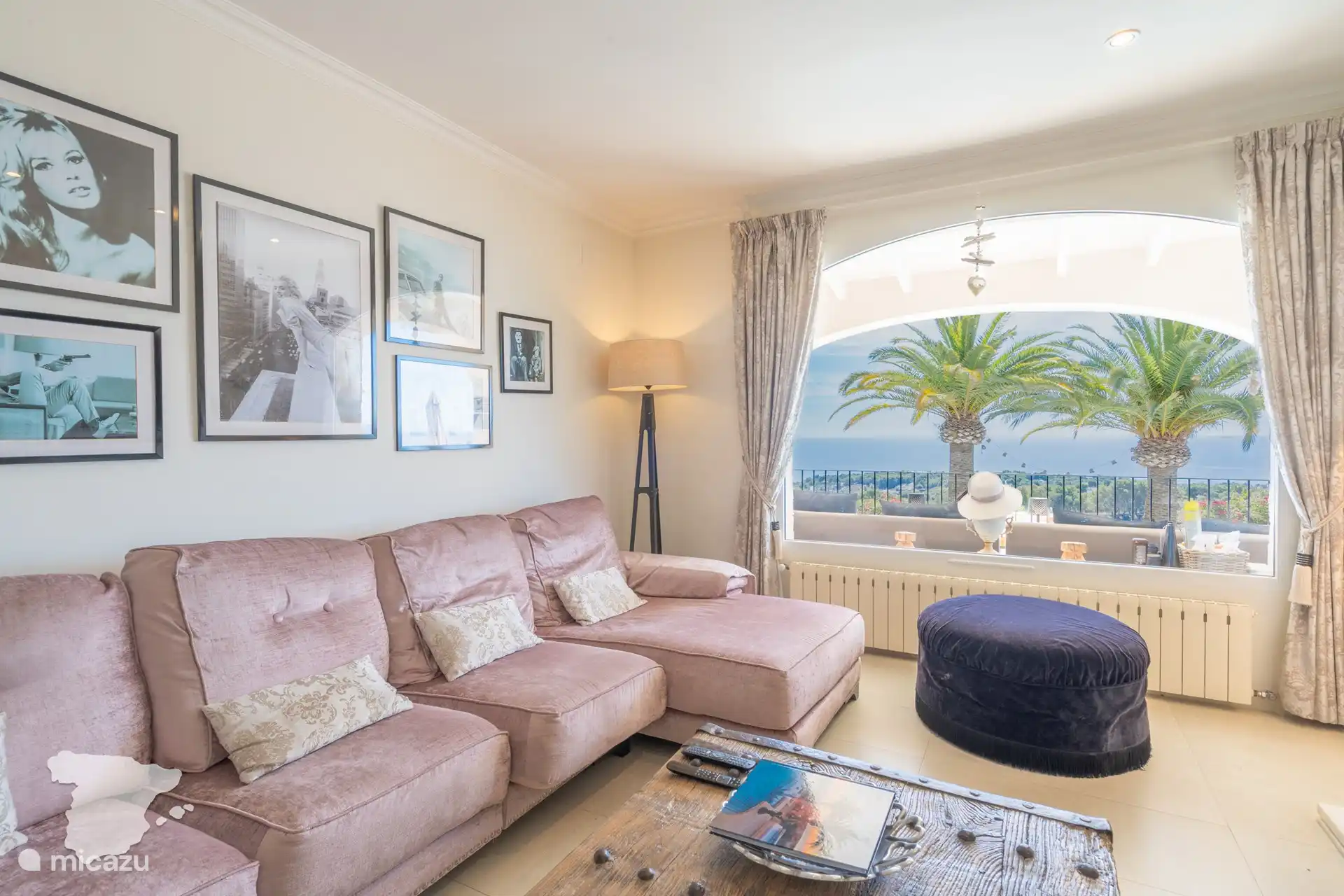 Sitting area living room