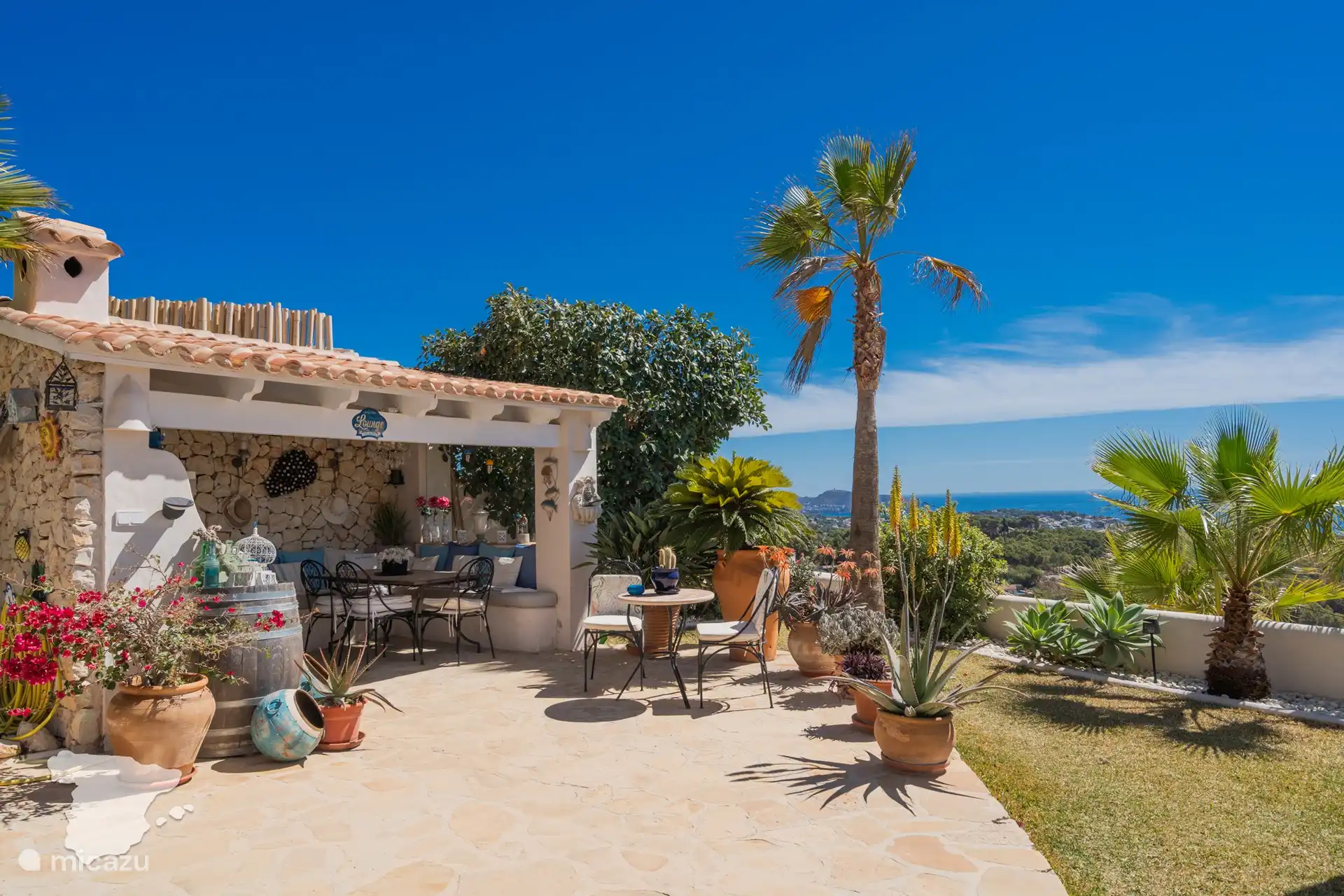 Outdoor kitchen Villa Bonita