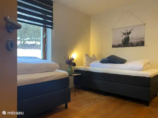Villa Monschauer Gluck | Allemagne, Eifel, Monschau - villa Chambre 1er étage lits simples et lavabo