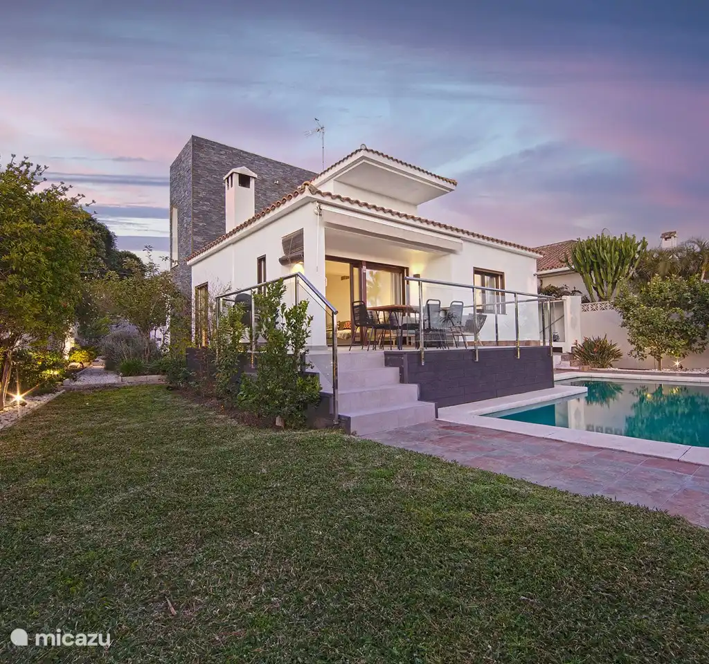 Villa Modern Villa Costabella in Marbella