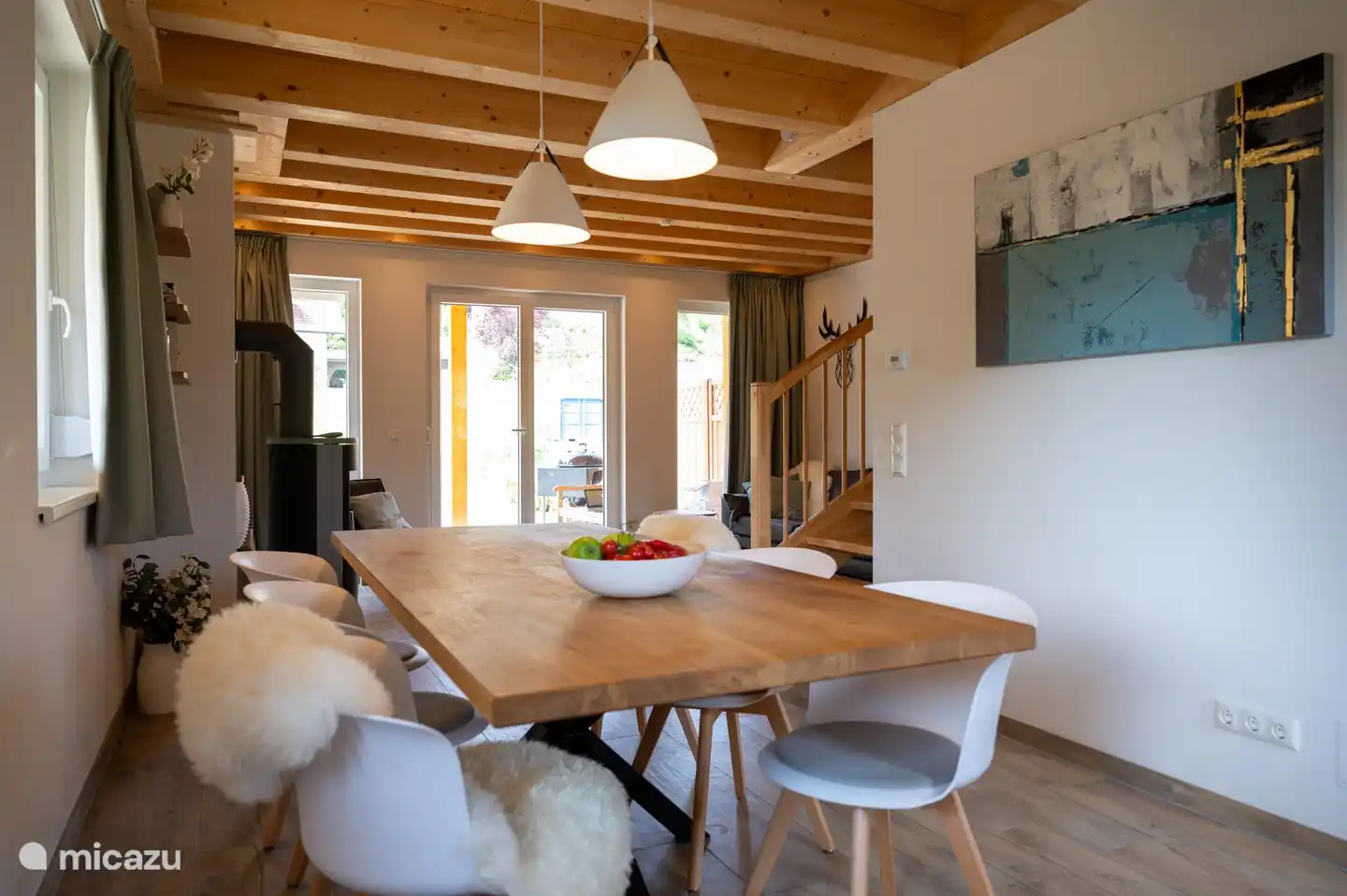 La salle à manger pour 6-8 personnes