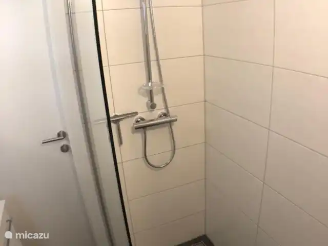 Maison Drei Madel | Autriche, Carinthie, Arnoldstein - maison de vacances Douche à l'italienne dans une des 2 salles de bain
