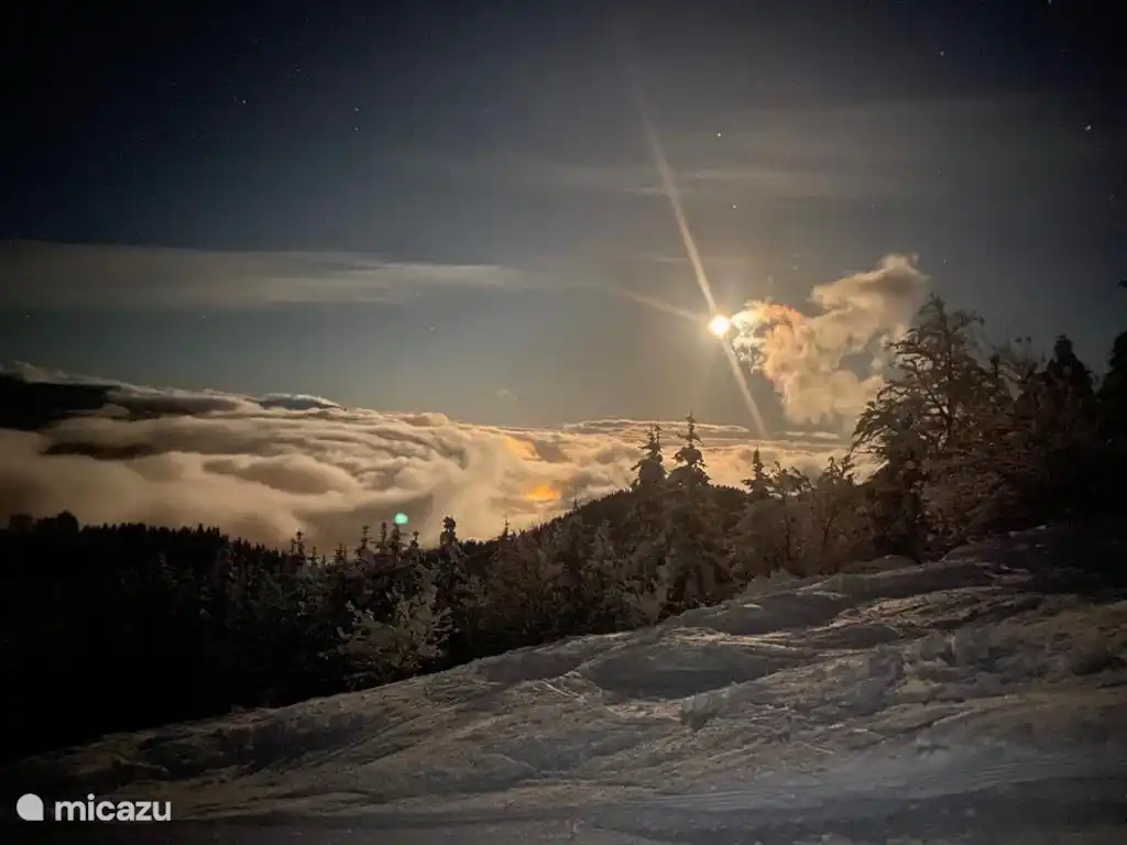 Tous les jeudis de la saison, possibilité de faire une randonnée à ski le soir