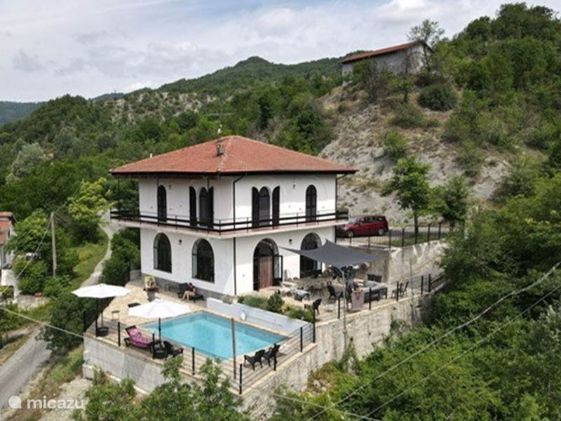 Vakantiehuis Italië, Piëmont, Mombaldone Villa Puur Piemonte - Villa Ovrano