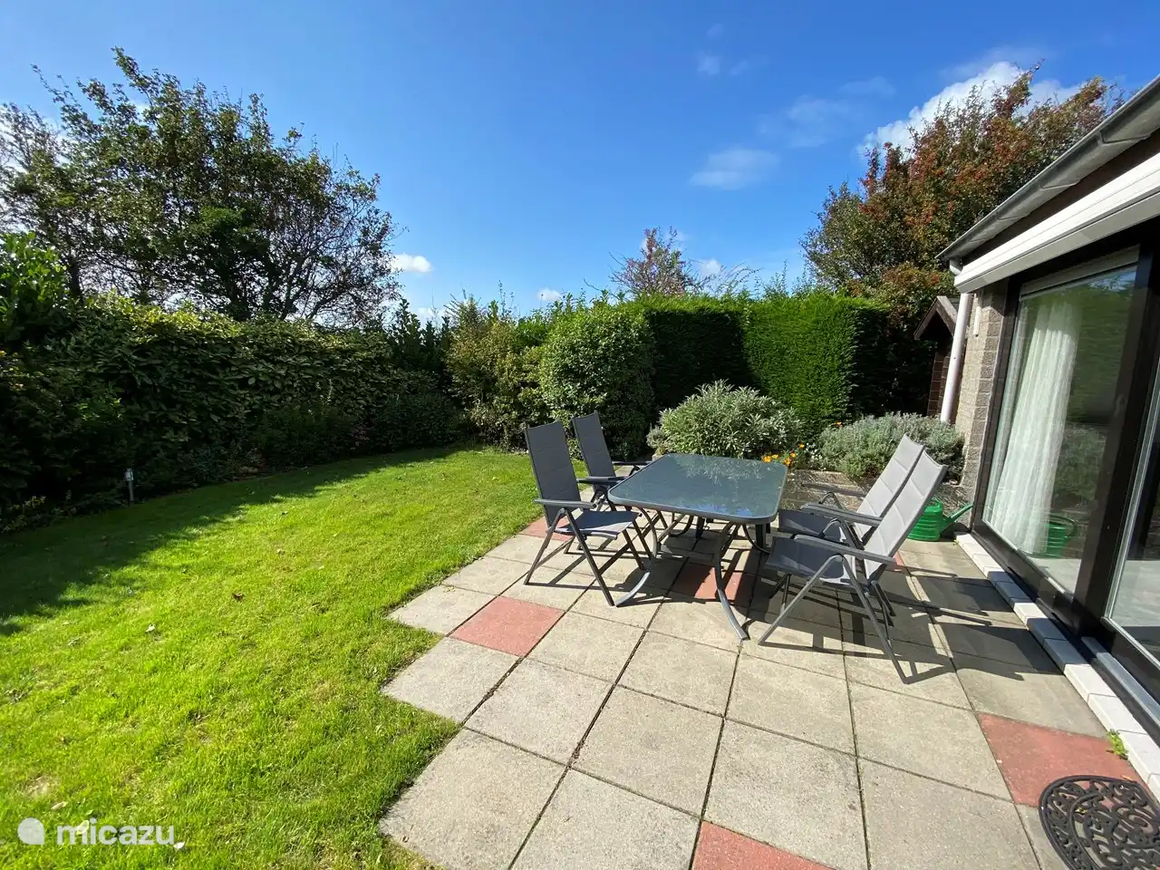 Rent Haerde 49 in Ellemeet, Zeeland. Micazu