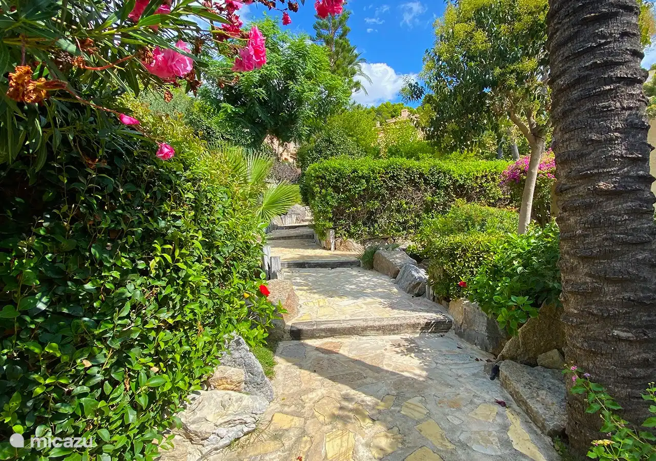 Eingang zum Schwimmbad