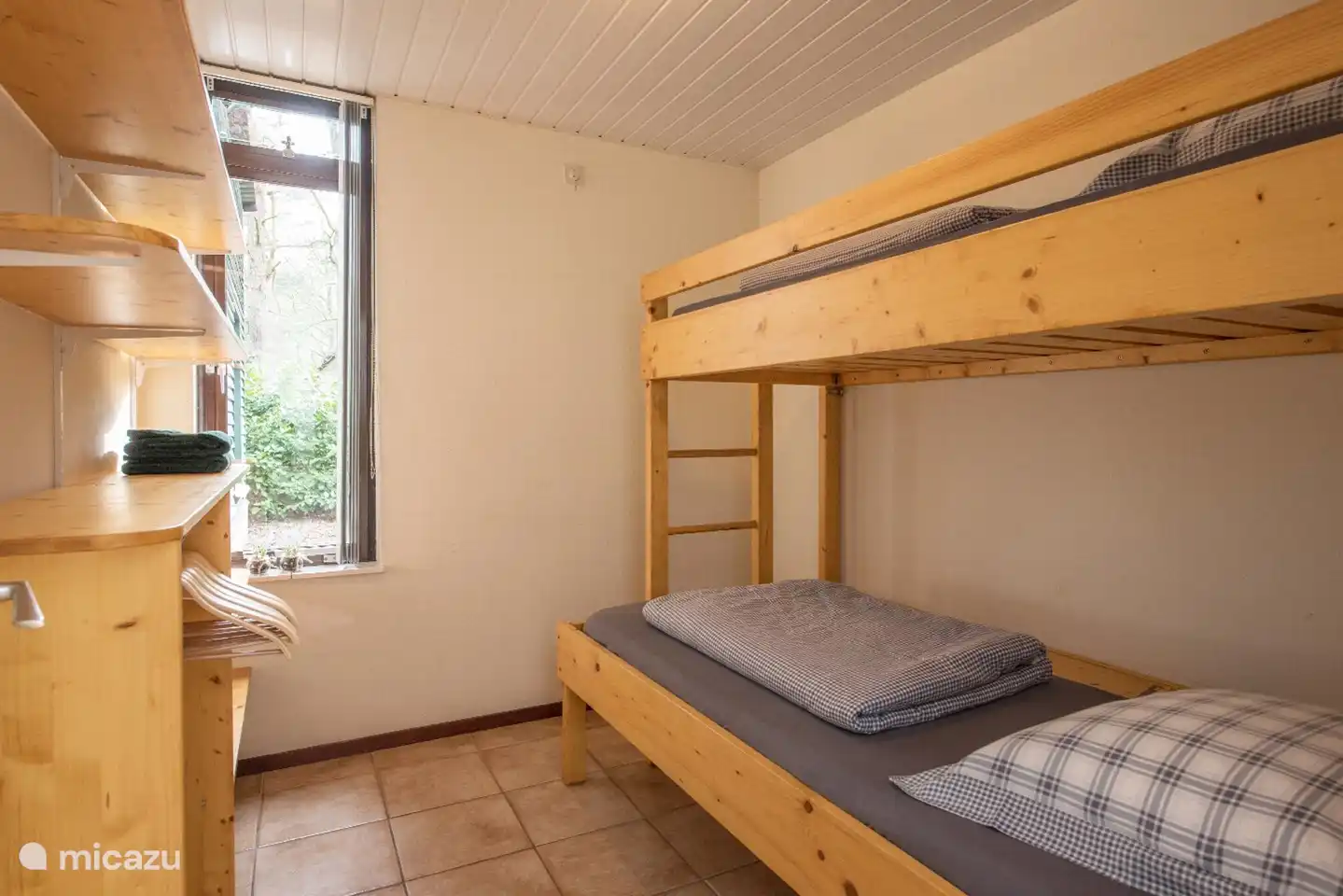 Das zweite Schlafzimmer mit einem Etagenbett