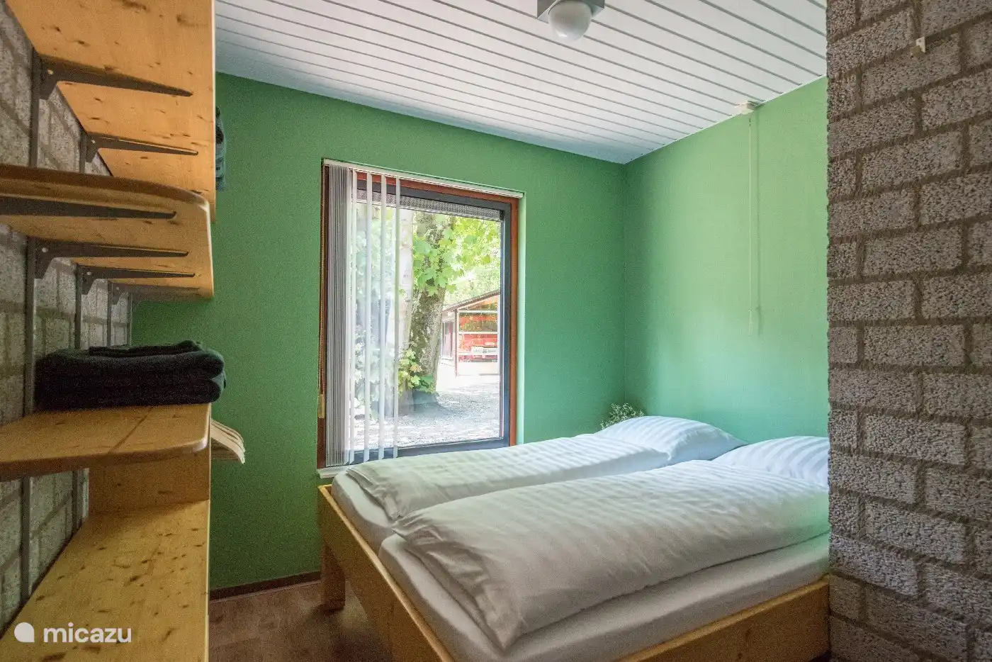 Schlafzimmer mit Doppelbett