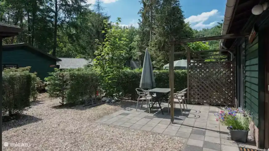 Die Terrasse im Garten