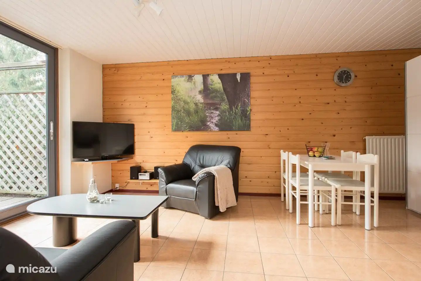 Die Sitzecke und der Esstisch