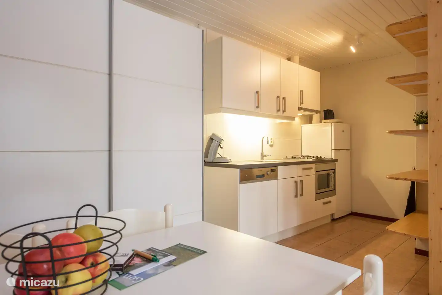 Die voll ausgestattete Küche