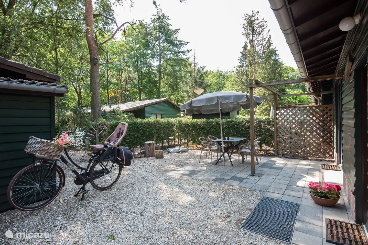 Die Terrasse im Garten