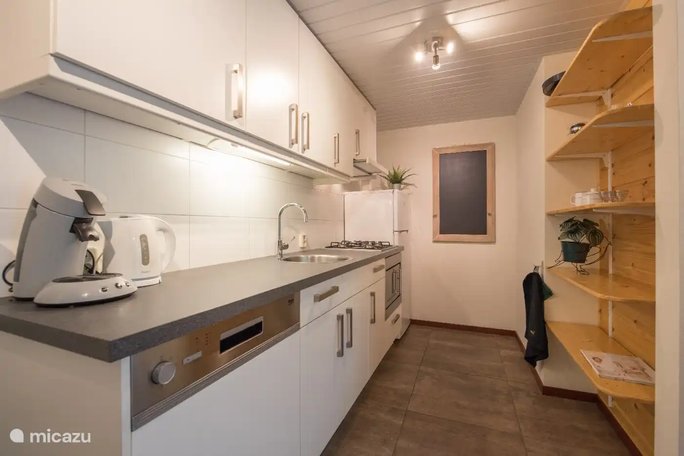 Die voll ausgestattete Küche