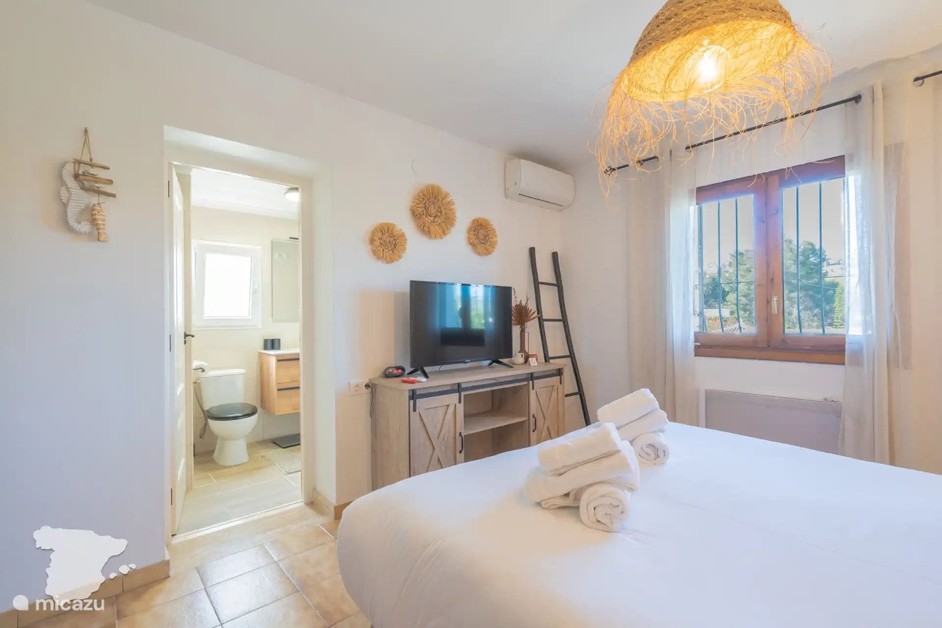 Bedroom 1 - ensuite bathroom