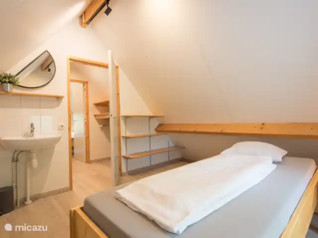 pavo real de Java en Países Bajos, Barbante Septentrional, Heesch - bungaló Dormitorio (2) con cama individual