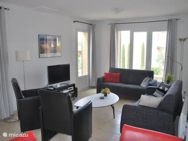 Les Demeures du Luc 307 huren in Frankrijk, Vaucluse, Saumane-de-Vaucluse - villa Zithoek met 6 comfortabele zitplaatsen , satelliet TV/radio (Canal Digital), gratis internet. Uitzicht aan de voorkant en over de vallei.