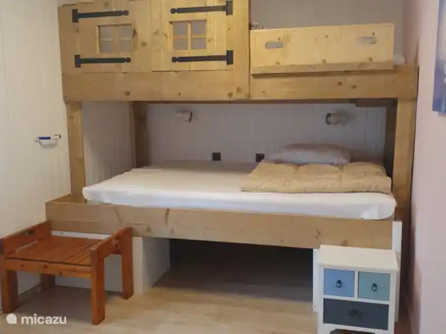 Location de Vacances Pays-Bas, Hollande du Nord, Julianadorp aan Zee, bungalow - De Stormvogel Il y a un lit superposé pour 3 personnes.