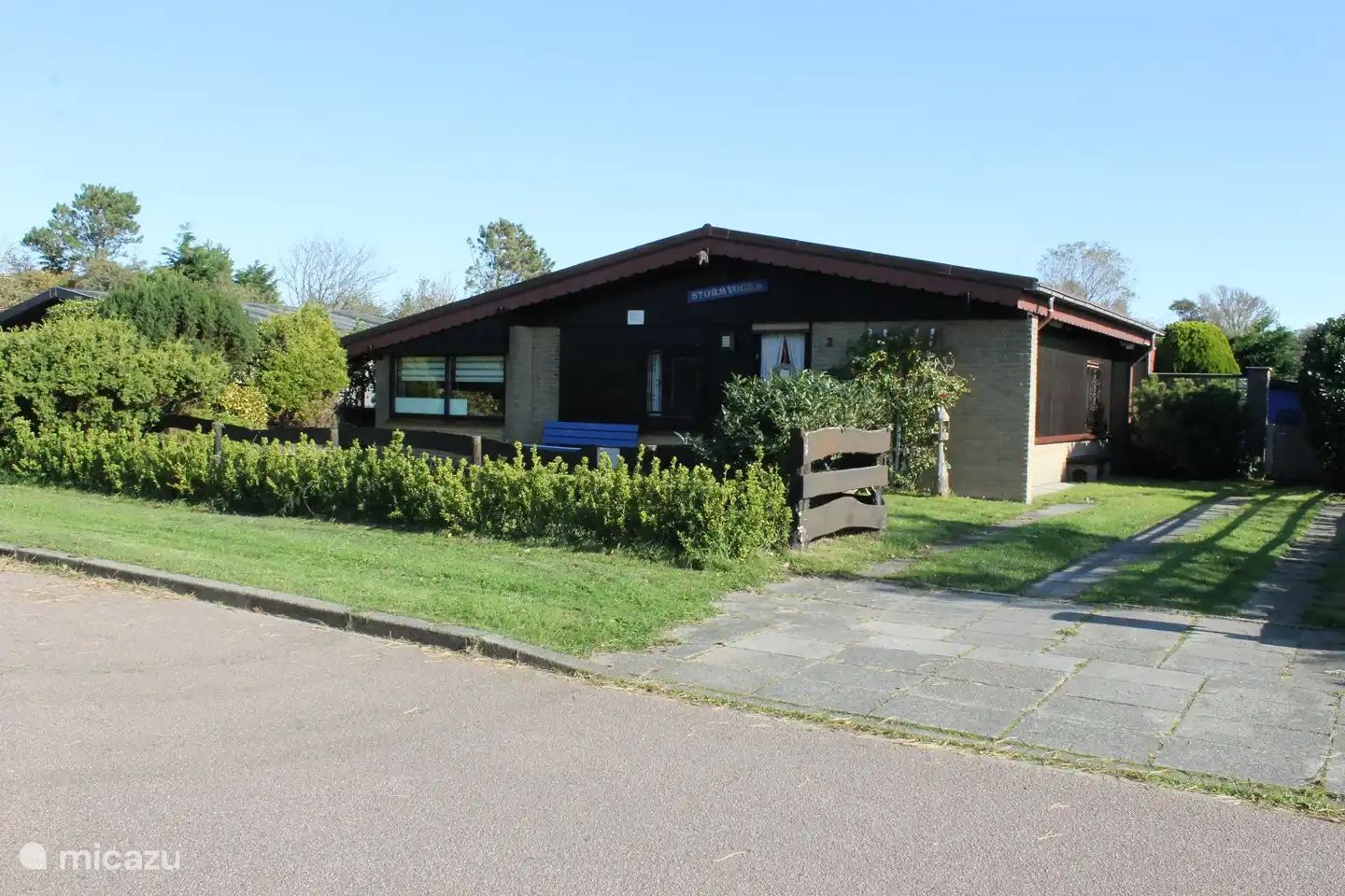 Ihr Auto können Sie in der Einfahrt am Haus parken.