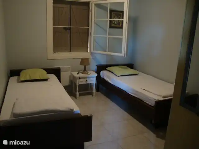 los cipreses en Francia, Ardecha, Les Vans - casa vacacional dormitorio 1