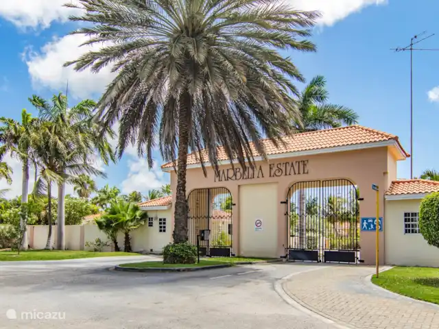 Kas di Goso | Curaçao, Banda Ariba (est), Jan Thiel - villa Porte d'entrée sécurisée.