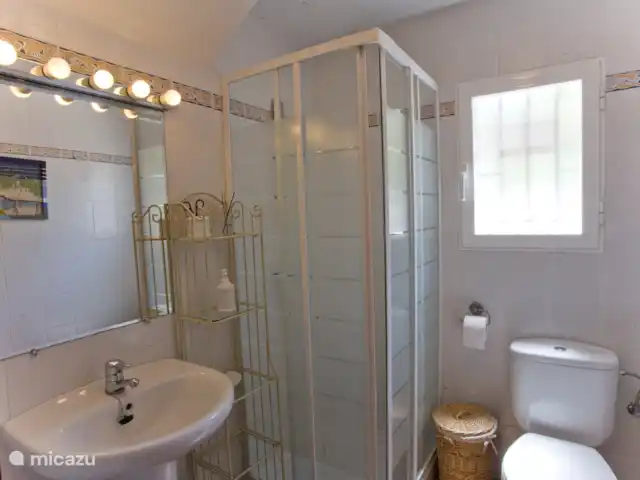 Annette huren in Spanje, Costa Blanca, Albir - villa 2de badkamer