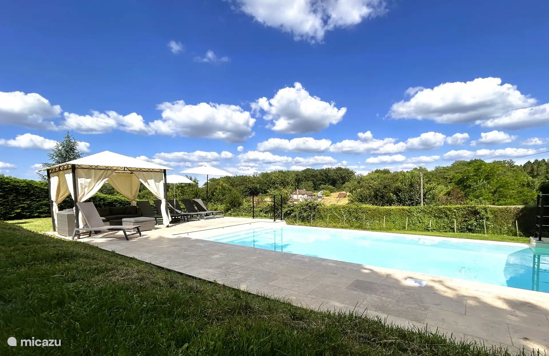 Privater Swimmingpool