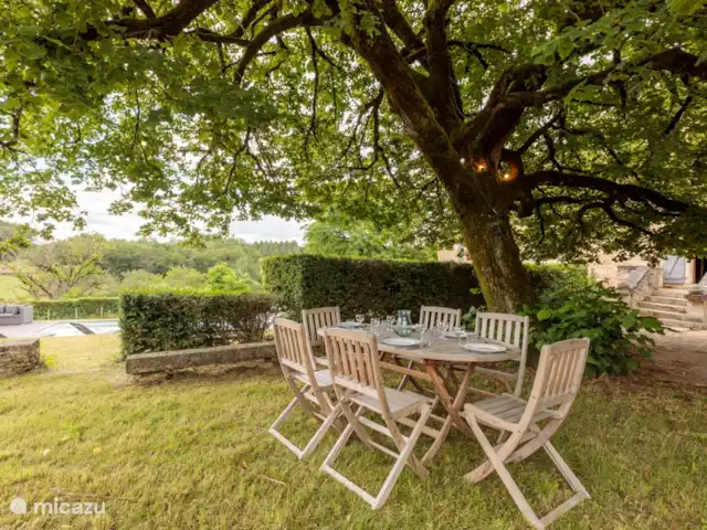 vakantiehuis huren in Frankrijk, Dordogne, Saint-Aubin-de-Nabirat – Hermitage Een zitje in de tuin
