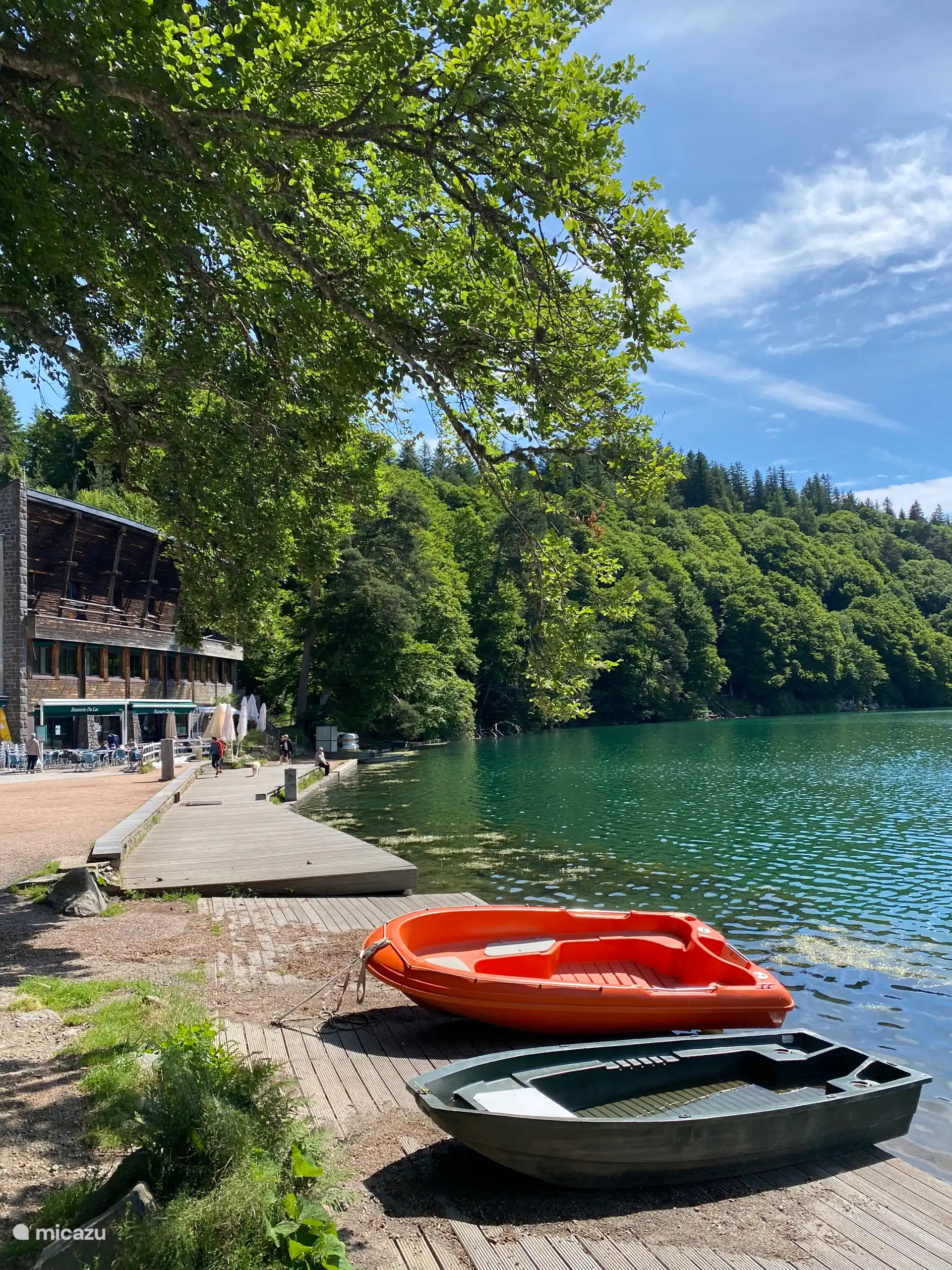 Lac Pavin op nog geen 15 minuutjes van vakantiehuis LOTT Murol