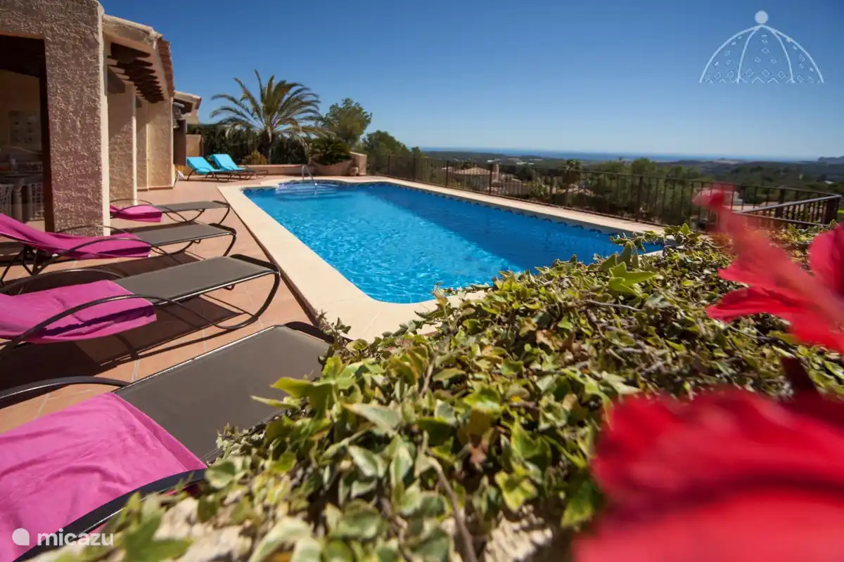 ZWEMBAD MET UITZICHT