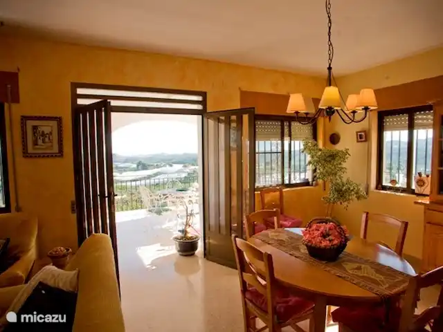 Location de Vacances Espagne, Costa Blanca, Callosa d'en Sarrià, villa - Casa Cristina salle à manger