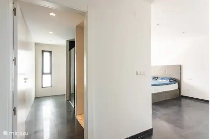 dormitorio más baño grande