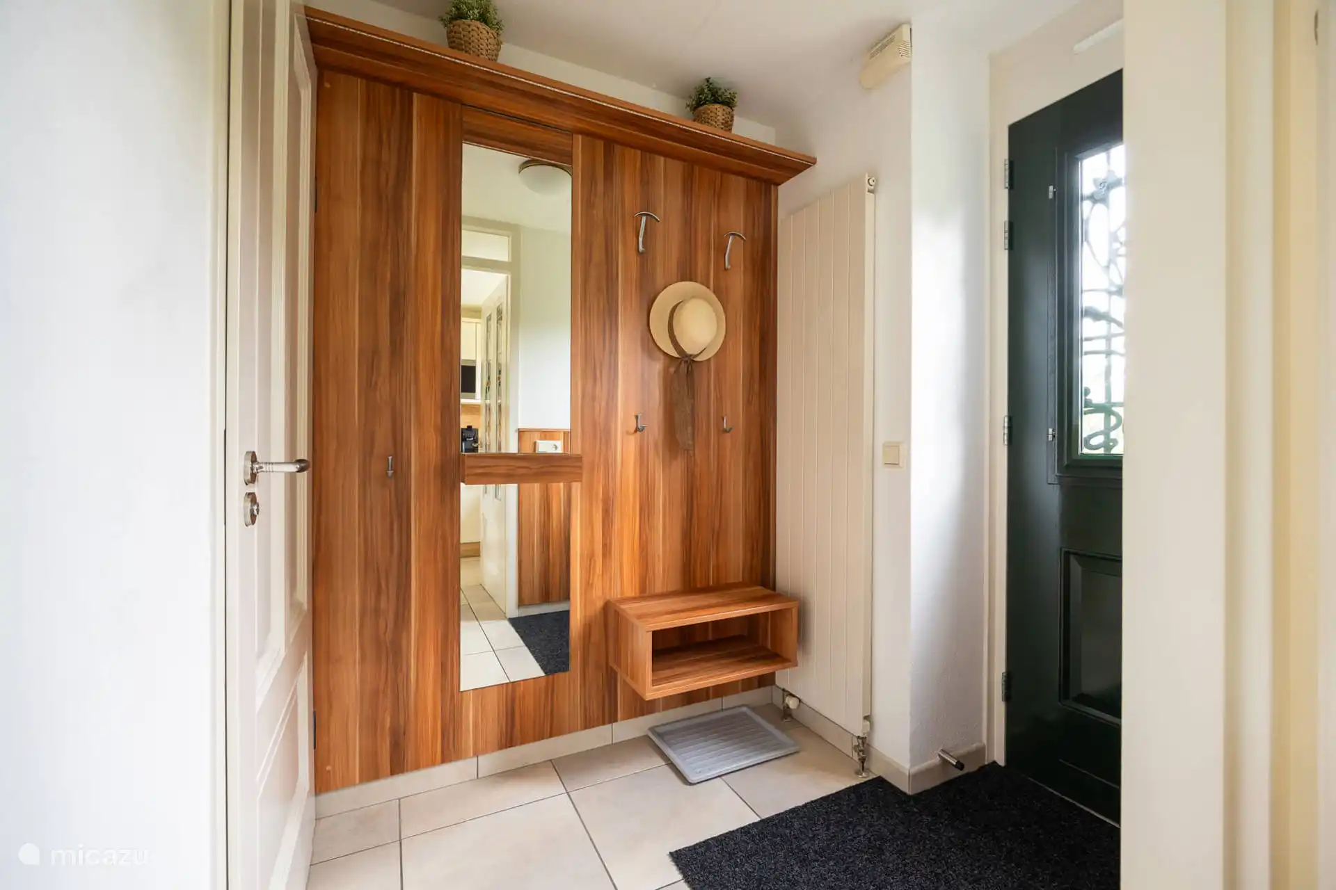 Der Flur mit der Luxusgarderobe