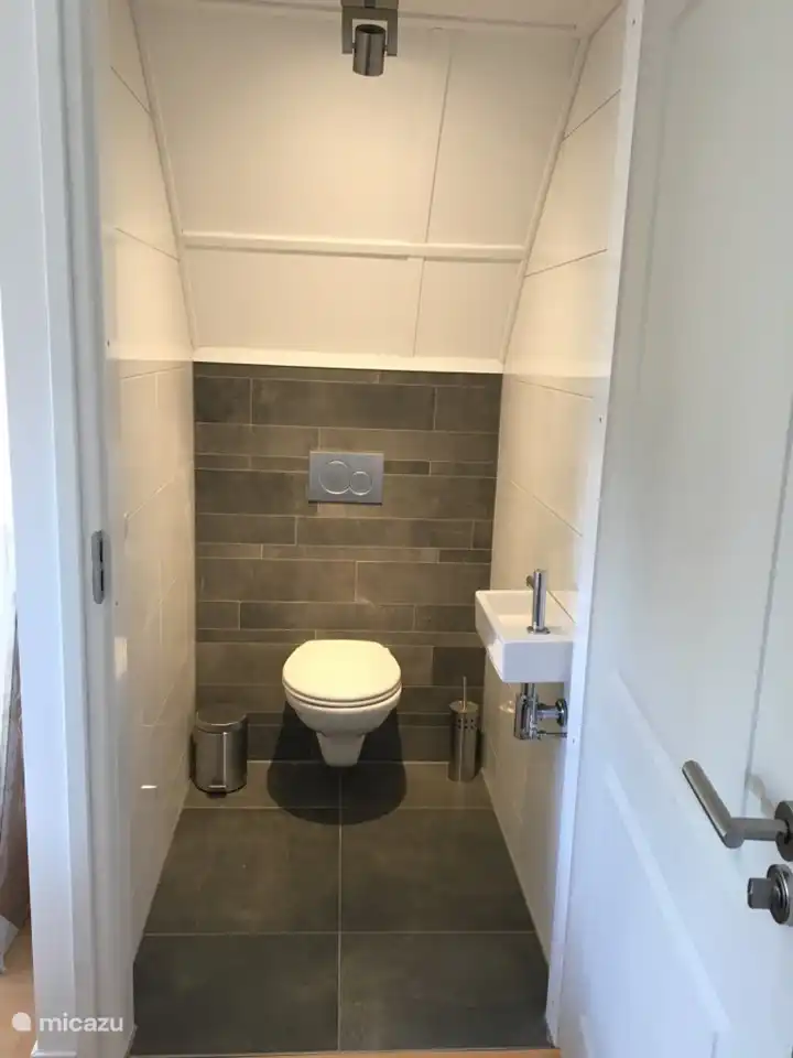 2. Toilette im Obergeschoss