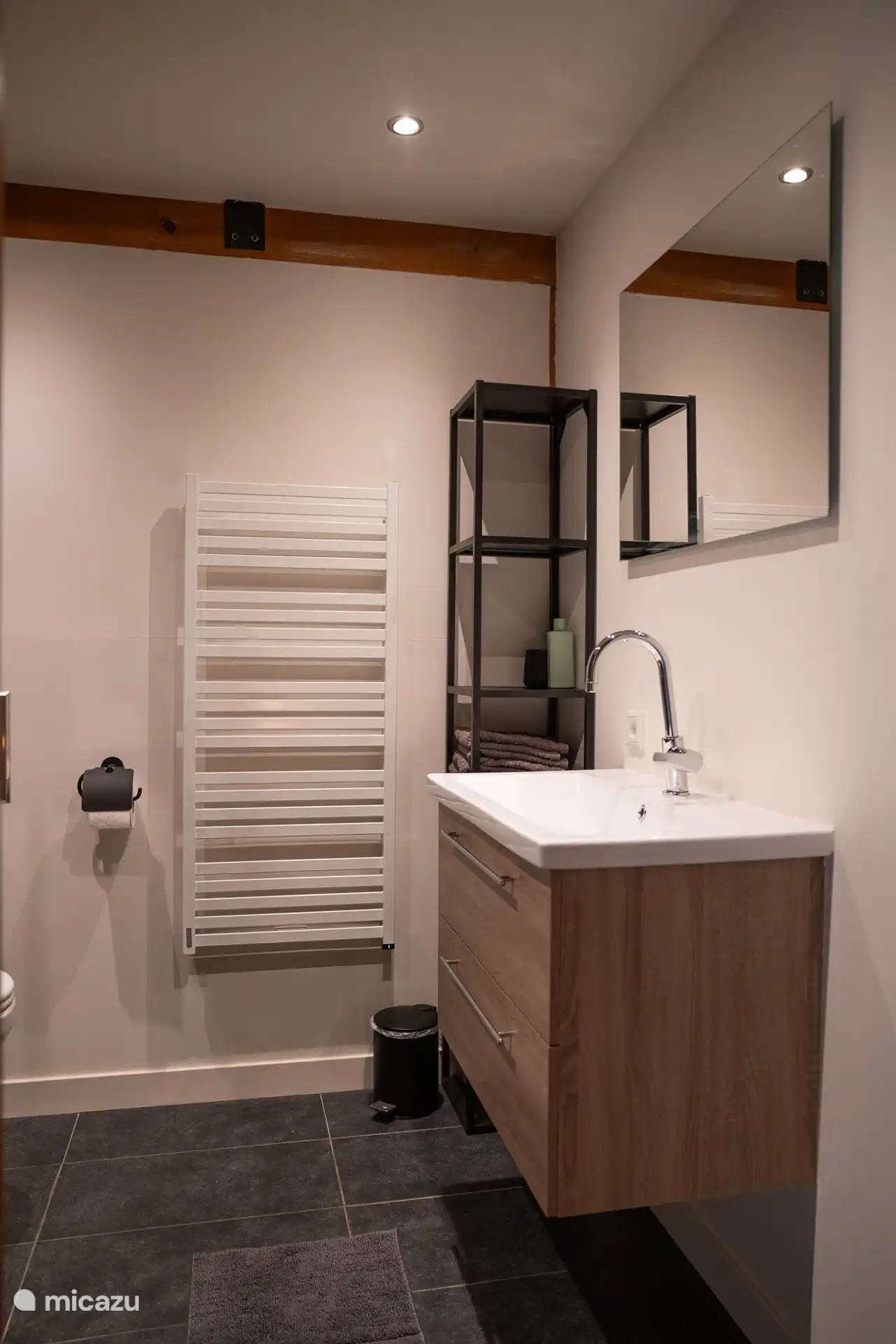 Baño en la planta baja.
