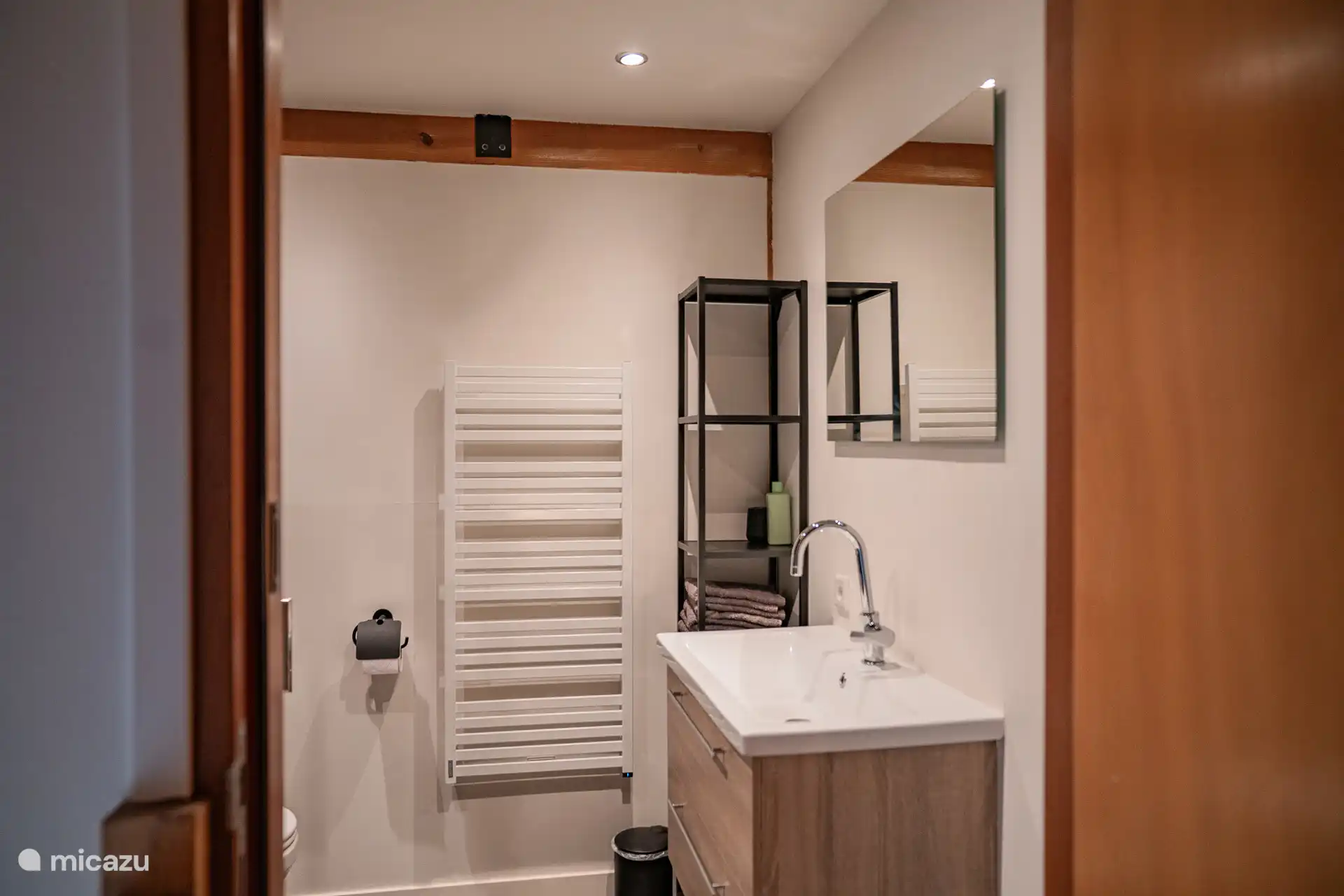 Baño en la planta baja.