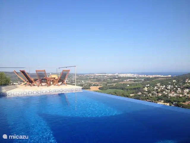 Location de Vacances Espagne, Costa Brava, Calonge, villa - Villa Valentina Profitez d’un pass sans contact où vous le souhaitez.