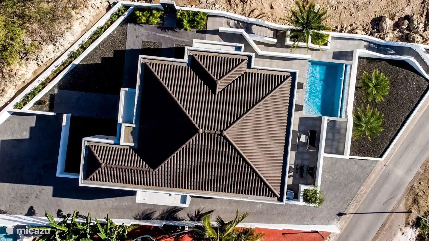 Rent Bono Beach Villa in Blue Bay, CuracaoMiddle. Micazu