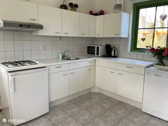 Perla de playa 110 Julianadorp aan Zee en Países Bajos, Holanda del Norte, Julianadorp aan Zee - bungaló cocina