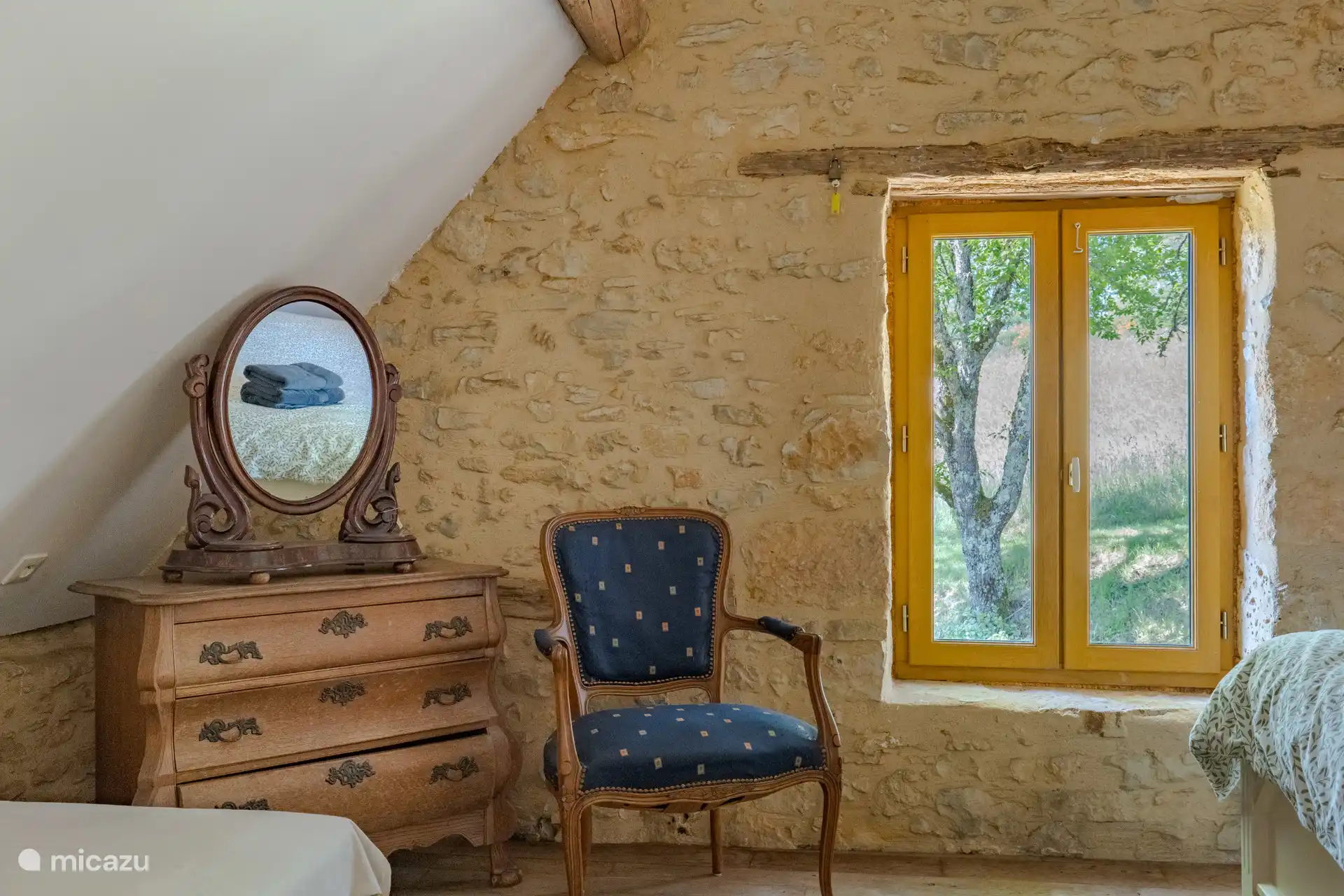 Asiento en el dormitorio