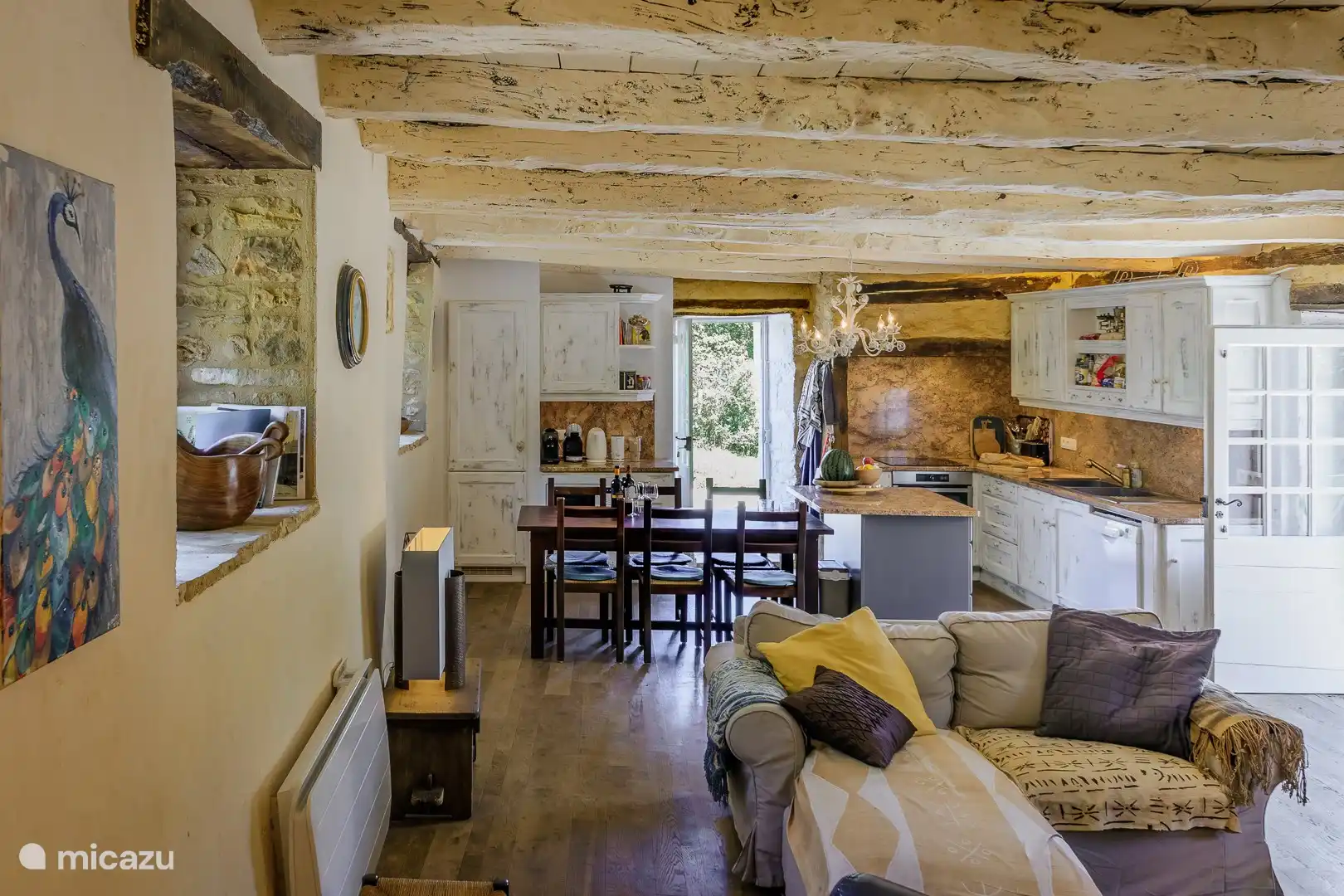 El salón con cocina abierta