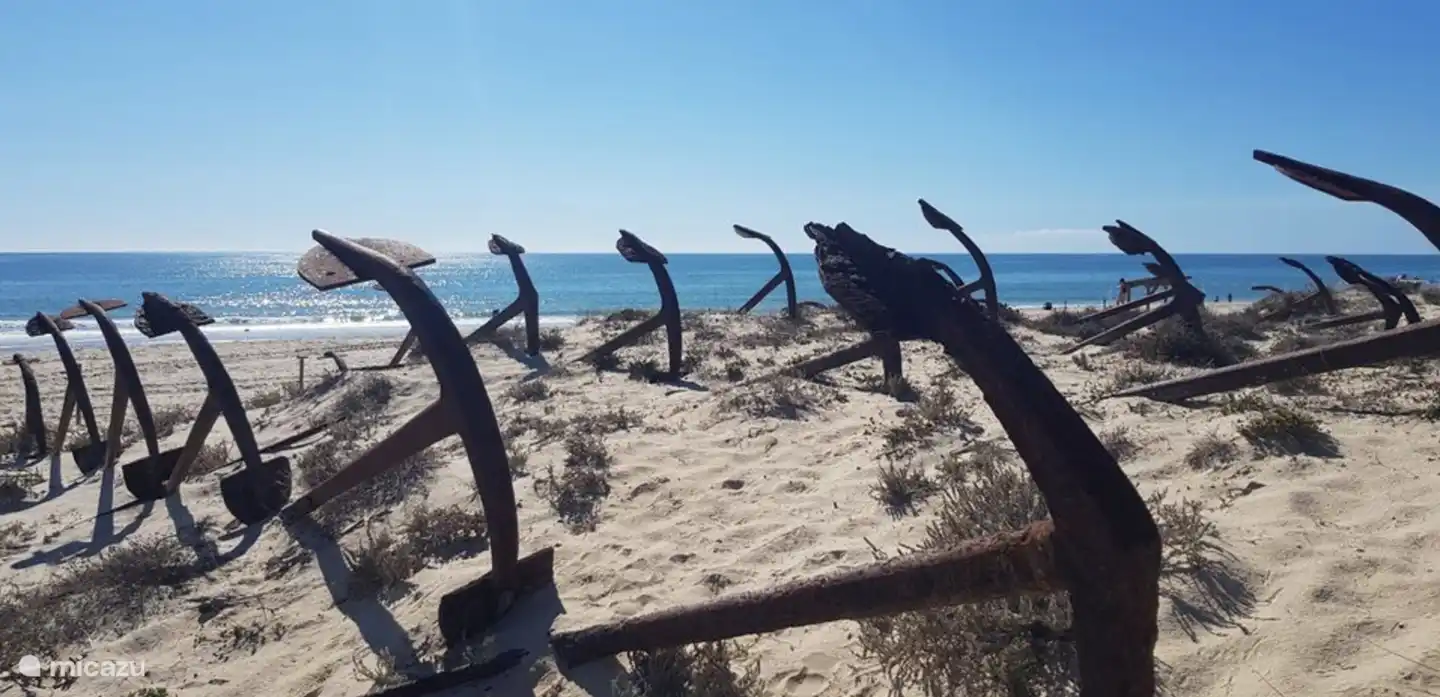 El monumento ancla en Praia do Barril.