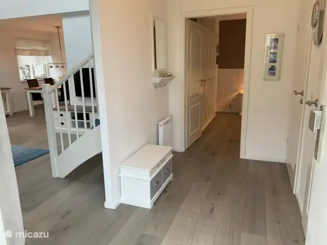 Strandvilla Juliana huren in Nederland, Noord-Holland, Julianadorp aan Zee - vakantiehuis deur naar hal