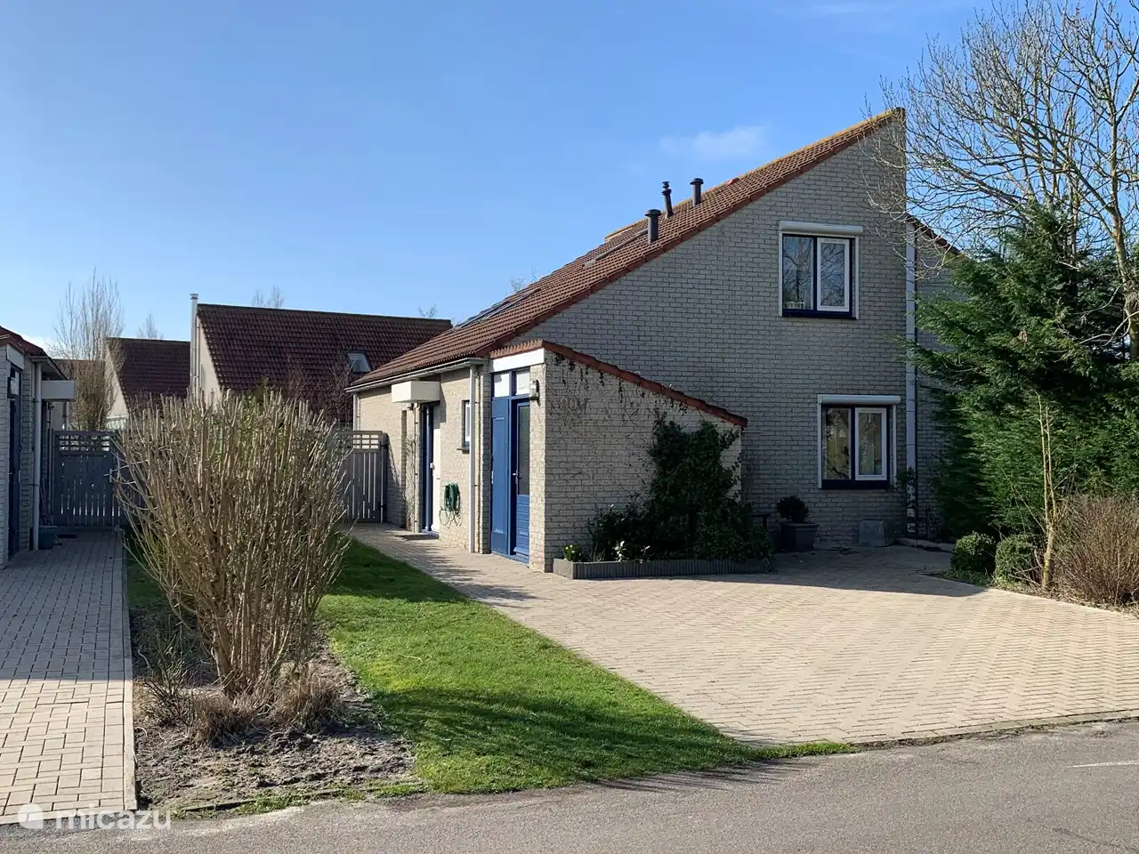 Haus mit Vorderansicht