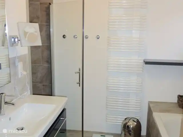 Strandvilla Juliana huren in Nederland, Noord-Holland, Julianadorp aan Zee - vakantiehuis badkamer