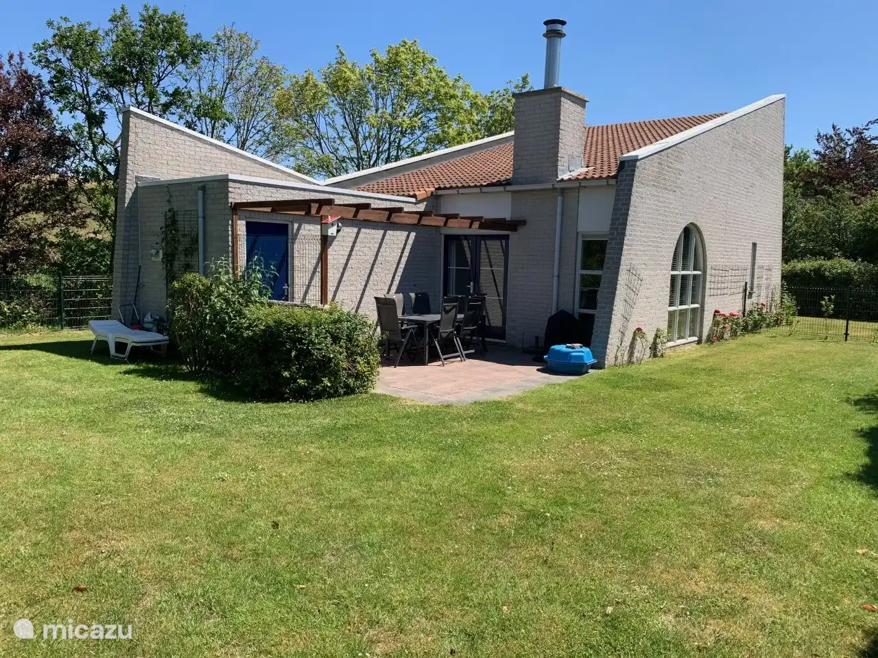 Achterzijde van het vakantiehuis (per 1 september 2021 komt hier een nieuwe grote veranda)