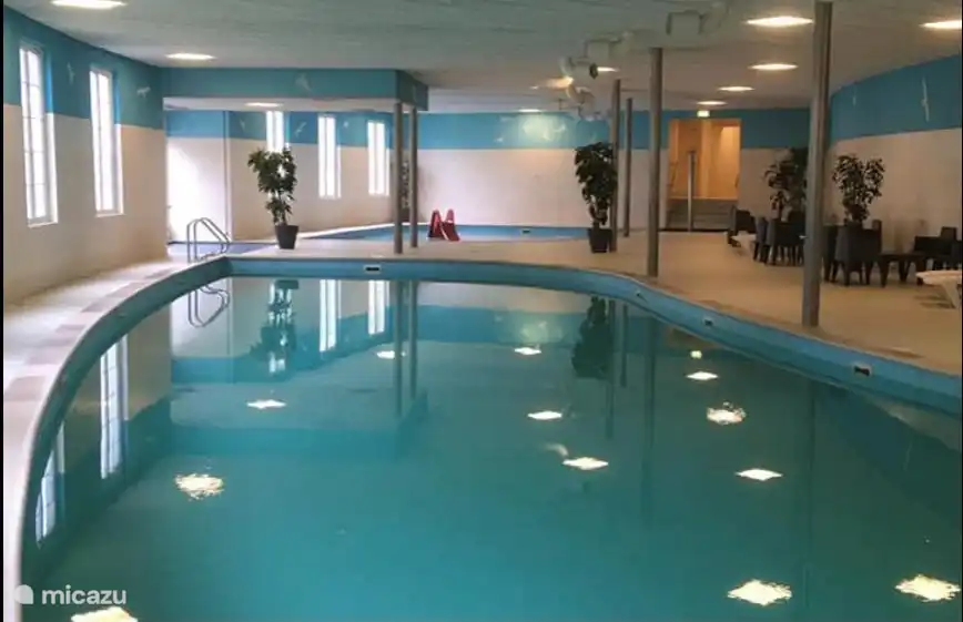 das schöne Schwimmbad für Jung und Alt