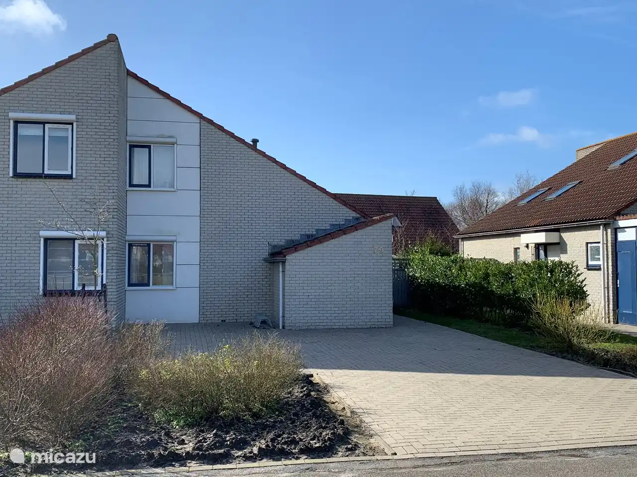 Haus mit Seitenansicht