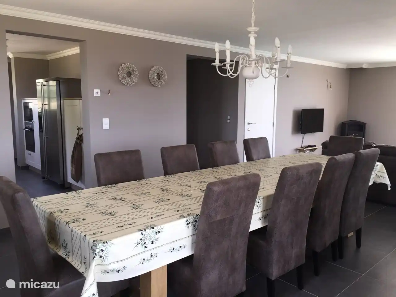 table à manger spacieuse