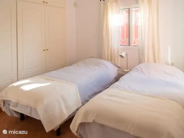 Finca Tropical - Montroy - Valence | Espagne, Valence, Montroy - villa une chambre spacieuse avec beaucoup de lumière.. tous les matelas sont neufs ! Climatisation